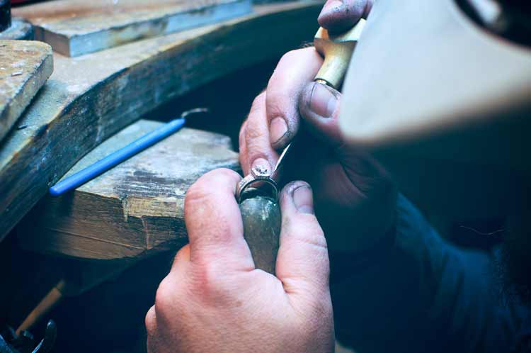 Jewelry polishing